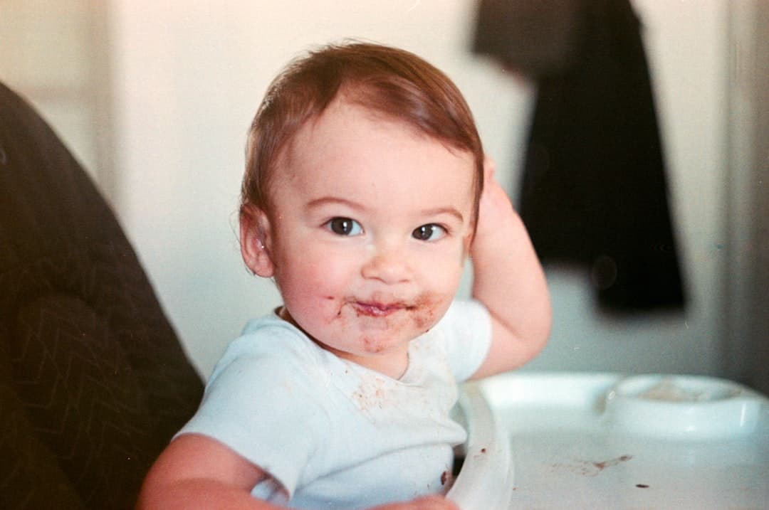 Signs Your Baby Is Ready for Solid Foods: Complete Guide